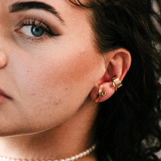 Earcuff - Anicca groß - 14k Gold